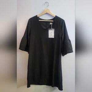 BELONGSCI Black V-neck Bell Sleeve Shift Dress Mini Length Size M